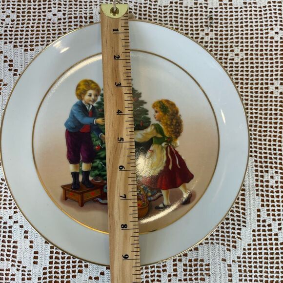1982’ Vintage porcelain plate with 22k GOLD rims Christmas plate || Xmas tree - Picture 8 of 9